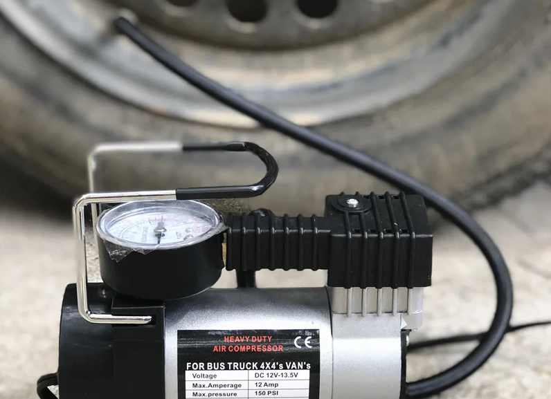 Compresor de Aire Portátil 12V 150PSI para Neumáticos